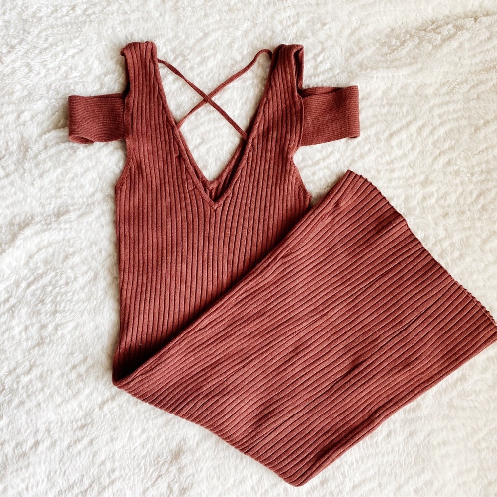 RIBBED KENDALL & KYLIE BODYCON DRESS